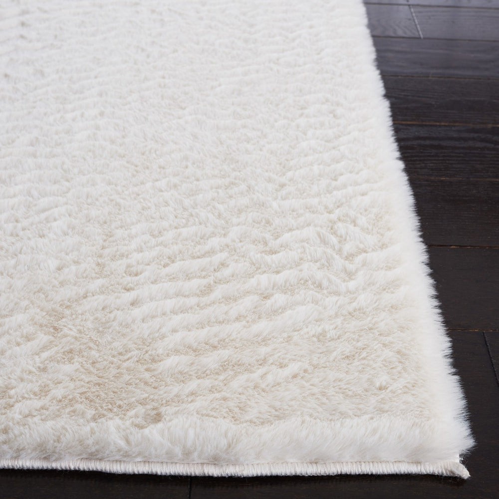 Safavieh Faux Rabbit Fur 500 Power Loomed Solid & Tonal Rug Off White FRF500A-8SQ