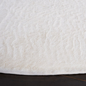 Safavieh Faux Rabbit Fur 500 Power Loomed Solid & Tonal Rug Off White FRF500A-8SQ
