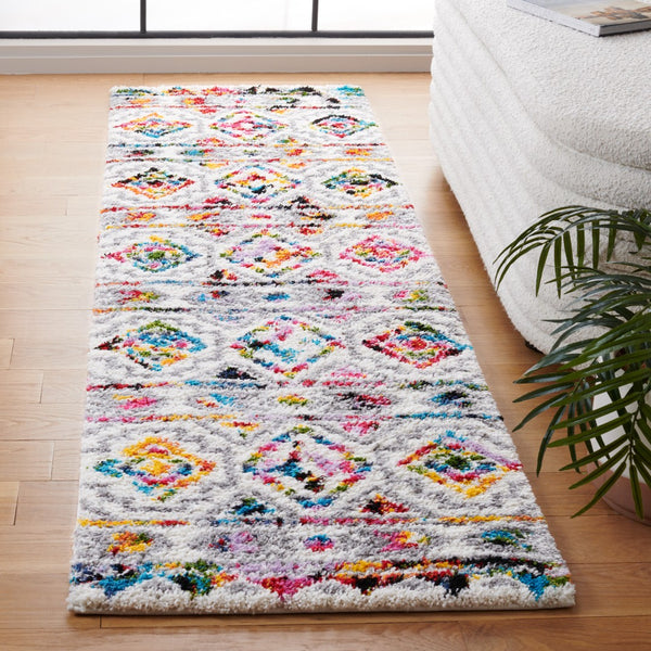Safavieh Fiesta Shag Area Rug - Vibrant Geometric Design For Cozy Elegance And Modern Style In Any Room Cream ,Multi Polypropylene Pile Fsg365a-5sq
