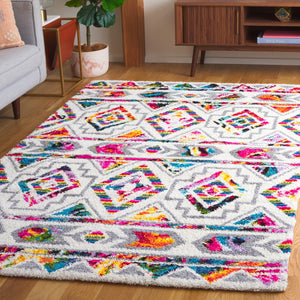 Safavieh Fiesta Shag Area Rug - Vibrant Geometric Design For Cozy Elegance And Modern Style In Any Room Cream ,Multi Polypropylene Pile Fsg365a-5sq