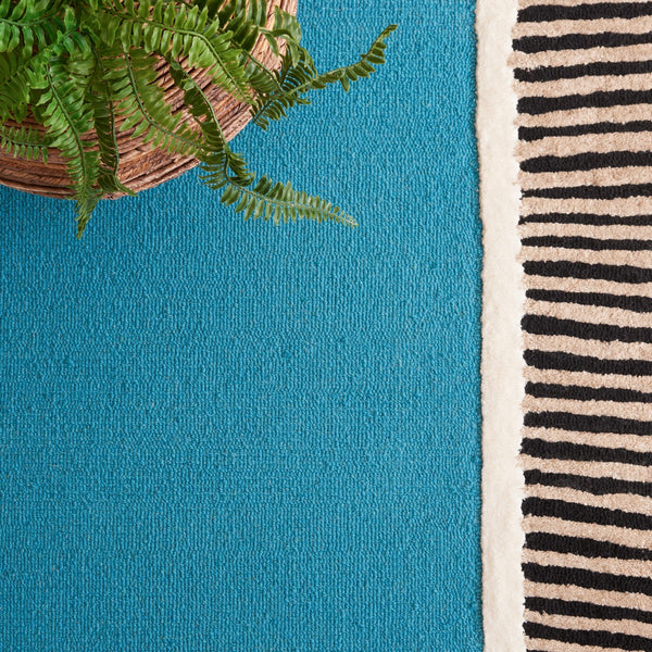 Safavieh Fifth Avenue 107 FTV107 Hand Tufted Modern Rug Blue / Black FTV107M-6OV