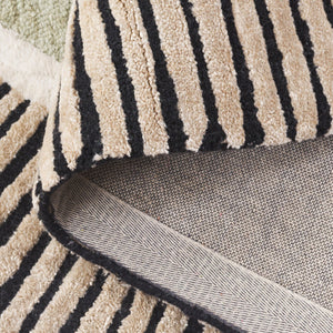 Safavieh Fifth Avenue Elegant Oval Area Rug - Hand-tufted Modern Design, Luxurious Wool Blend For Chic Spaces Sage ,Black 65% Wool,25% Viscose,10% Cotton Ftv107w-5ov