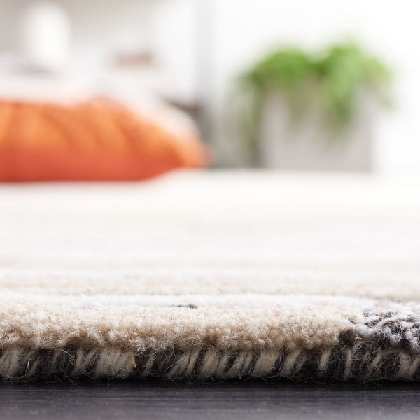 Safavieh Fifth Avenue 131 Hand Tufted Contemporary Rug Natural / Beige FTV131B-6