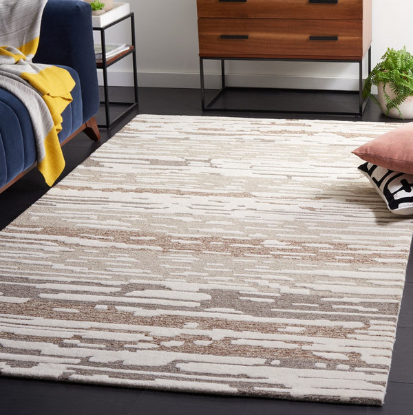 Safavieh Fifth Avenue 133 Hand Tufted Contemporary Rug Natural / Brown FTV133B-5