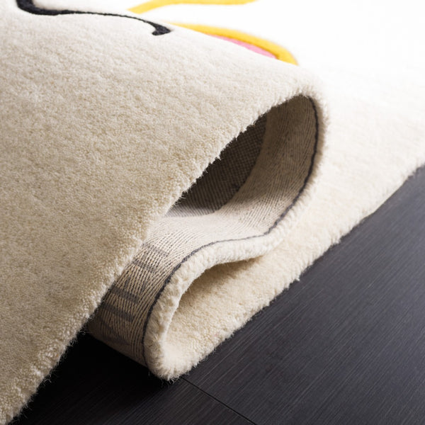 Safavieh Fifth Avenue Hand Tufted Wool And Cotton Area Rug With Whimsical Pattern For Vibrant Home Decor Ivory ,Red 85% Wool,15% Cotton Ftv149q-9