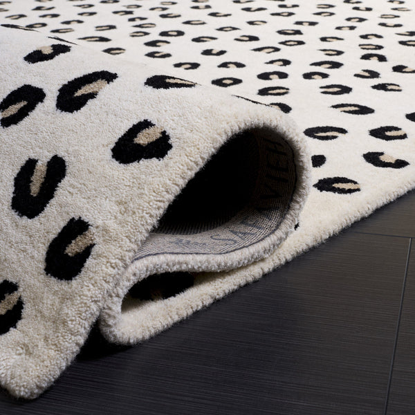 Safavieh Fifth Hand‑Tufted Ivory And Black Area Rug — Plush Wool‑Cotton Blend, Elegant High‑Contrast Centerpiece 8'-0" x 10'-0" FTV175A-8