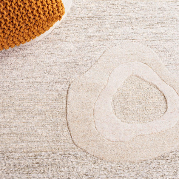 Safavieh Fifth Avenue 301 FTV301 Tufted Geometric Rug Beige / Grey FTV301B-6