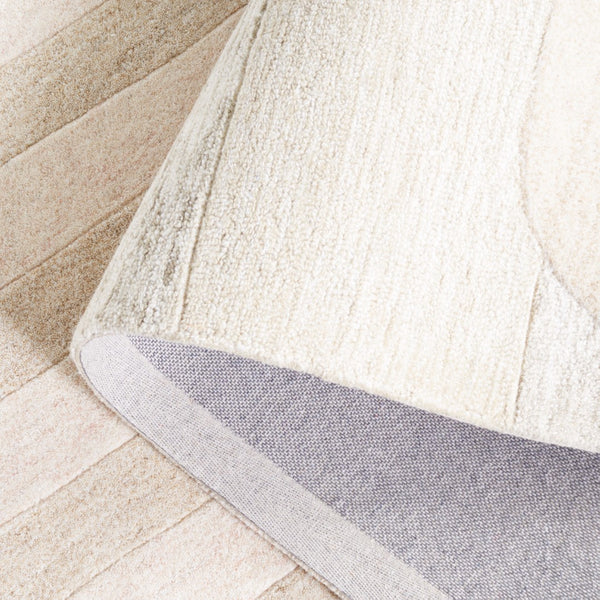 Safavieh Fifth Avenue 301 FTV301 Tufted Geometric Rug Beige / Grey FTV301B-6