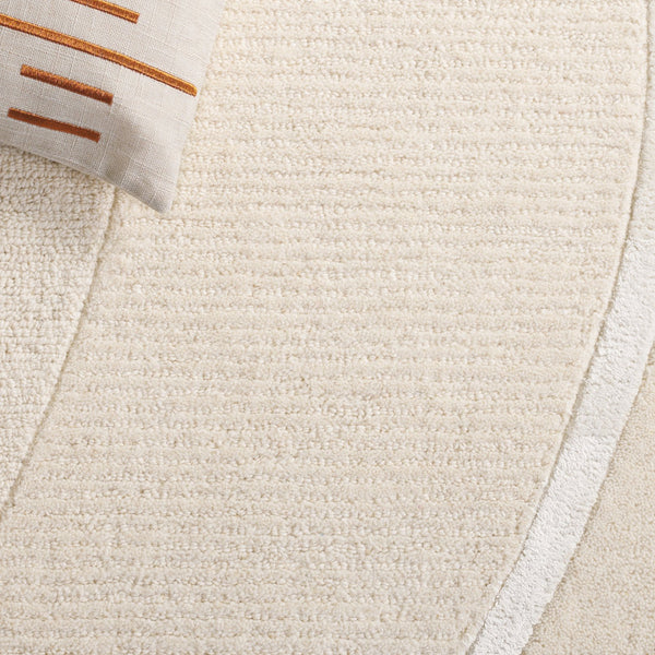 Safavieh Fifth Avenue 452a Ivory Rug - Hand-tufted Luxury 5x8 Area Rug, Chic Design For Modern Living Spaces Ivory 95% Wool,5% Viscose Ftv452a-5