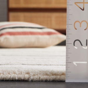 Safavieh Fifth Avenue Hand-Tufted Wool Cotton Runner Rug for Hallways and Entryways Ivory Grey 2'-3" x 8'-0" FTV602F-28