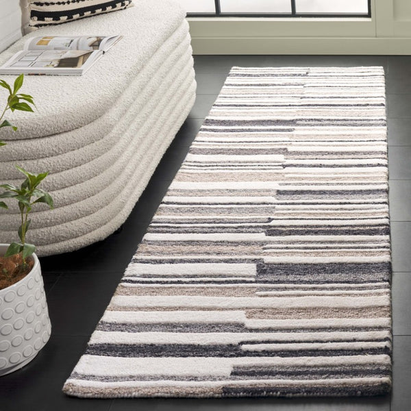 Safavieh Fifth Avenue Hand-Tufted Wool Cotton Runner Rug for Hallways and Entryways Ivory Grey 2'-3" x 8'-0" FTV602F-28
