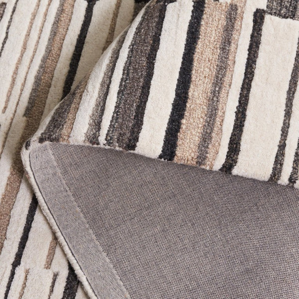 Safavieh Fifth Avenue Hand-Tufted Wool Cotton Runner Rug for Hallways and Entryways Ivory Grey 5'-0" x 8'-0" FTV602F-5