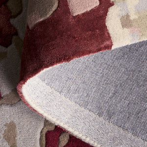 Safavieh Fifth Hand-Tufted Grey And Red Area Rug — Wool Blend Craftsmanship, Low-Profile Modern Accent Rug 4'-0" x 6'-0" FTV755F-4