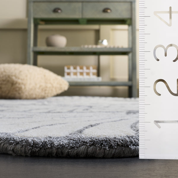 Safavieh Fifth Hand‑Tufted Ivory Charcoal Area Rug — Subtle Floral Motif, Viscose Wool Blend, Low Pile Elegance 6'-0" x 9'-0" FTV858A-69S