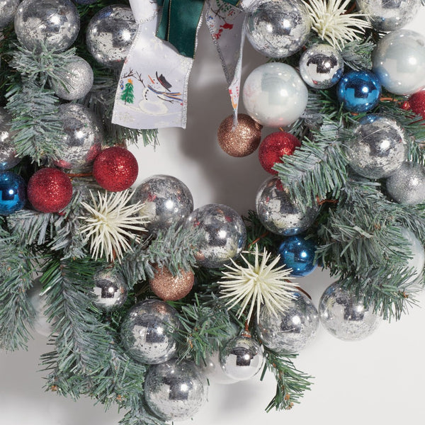 Safavieh FAUX 20-Inch Pine LED Wreath with Vibrant Ornaments for Festive Holiday Decor & Easy Maintenance FXP1086A