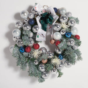 Safavieh FAUX 20-Inch Pine LED Wreath with Vibrant Ornaments for Festive Holiday Decor & Easy Maintenance FXP1086A