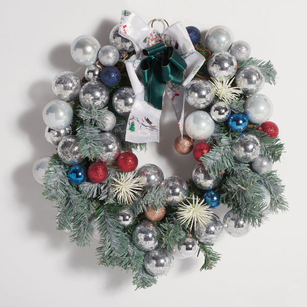 Safavieh FAUX 20-Inch Pine LED Wreath with Vibrant Ornaments for Festive Holiday Decor & Easy Maintenance FXP1086A