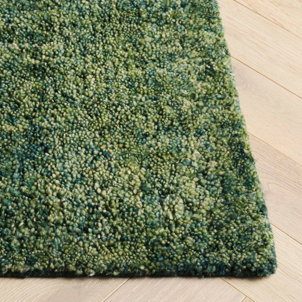 Safavieh Gabbeh Hand-tufted Area Rug: Luxurious Wool & Cotton Blend, Tranquil Abstract Design For Any Room Green 80% Imported Handspun Wool,20% Cotton Gab101y-5