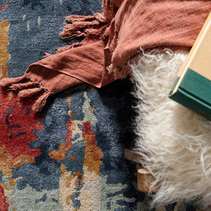 Jaipur Living Genesis Matcha Ges45 Tufted Handmade 65% Viscose 35% Wool Contemporary/Modern Abstract Indoor Rug Red, Blue 65% Viscose 35% Wool, 100% Polyester Rug158225