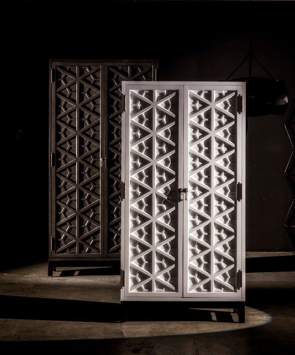 Noir Maharadscha Hutch, Hand-Carved Mahogany Storage with Contemporary Iron Base for Elegant Spaces Solid White | Small GHUT118SW-S