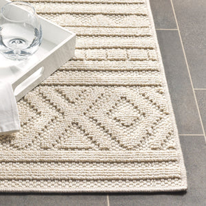 Safavieh Global Indoor/Outdoor Area Rug In Light Beige/Ivory - Durable, Stylish 5'3" X 7'6" Medium Rectangle Rug Light Beige ,Ivory Polypropylene Glb230b-5