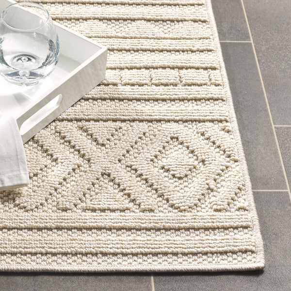 Safavieh Global Indoor/Outdoor Area Rug In Light Beige/Ivory - Durable, Stylish 5'3" X 7'6" Medium Rectangle Rug Light Beige ,Ivory Polypropylene Glb230b-5