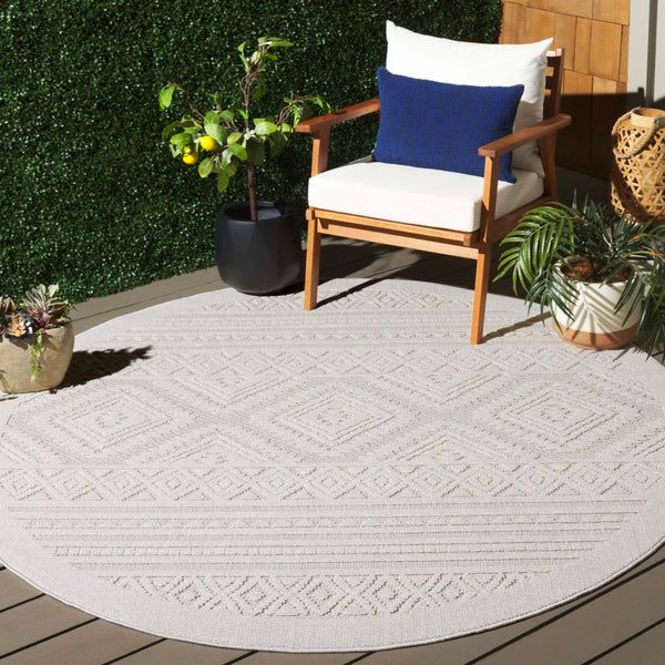 Safavieh Global Area Rug - Timeless Elegance With Geometric Designs For Indoor & Outdoor Spaces, Durable Craft Light Beige ,Ivory Polypropylene Glb230b-4