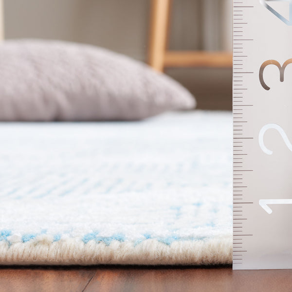 Safavieh Glamour 401 GLM401 Hand Tufted  Rug Ivory / Turquoise GLM401K-8