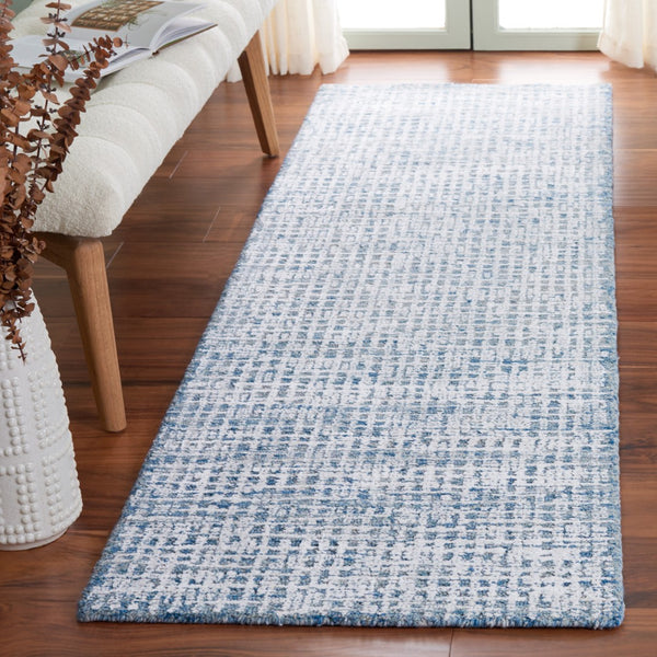 Safavieh Glamour Hand-tufted Area Rug – Chic Contemporary Design For Stylish Living Space Upgrade Blue ,Ivory 45% Viscose 40% Wool 15% Cotton With Latex Glm601m-4