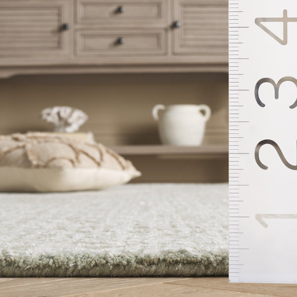 Safavieh Glamour Hand Tufted Area Rug - Luxurious Modern Design With Plush Comfort For Your Living Space Sage ,Ivory 45% Viscose 40% Wool 15% Cotton With Latex Glm601w-5