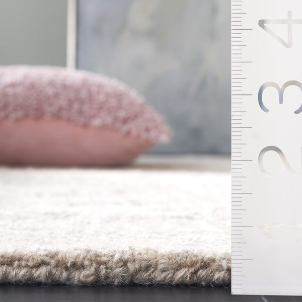 Safavieh Glamour Hand-tufted Area Rug: Modern Elegance With Abstract Design For Luxurious Home Decor Beige ,Ivory 45% Wool 45% Viscose 10% Cotton With Latex Glm605b-8