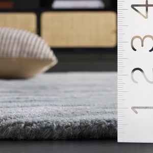 Safavieh Glamour Hand-Tufted Light Grey Area Rug 5X8 Wool-Viscose-Cotton Low Pile Modern Minimalist Elegance 5'-0" x 8'-0" GLM618F-5