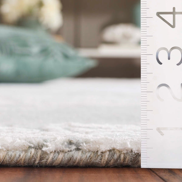 Safavieh Glamour Ivory Floral Runner Rug - Hand-tufted Elegance For Hallways And Entryways With Soft Comfort Light Blue ,Ivory 60% Wool,30% Viscose,10% Cotton Glm619l-5