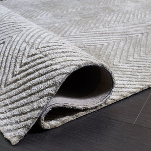Safavieh Glamour Hand-Tufted Silver Chevron Area Rug — Plush 1/2" Pile, Wool-Viscose-Cotton Blend Elegance 8'-0" x 10'-0" GLM801G-8