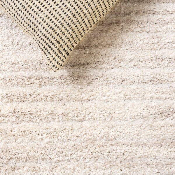 Safavieh Gemma Plush Round Shag Rug In Ivory Beige Grey – Power-Loomed Turkish Durable Fibers, Stain-Resistant Comfort 6'-7" x 6'-7" GMA604A-7R