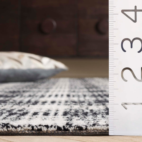 Safavieh Genre Hand-tufted Wool Runner - Elegant Modern Design With Abstract Patterns For Stylish Interiors Black ,Ivory Wool Pile Gre154z-5