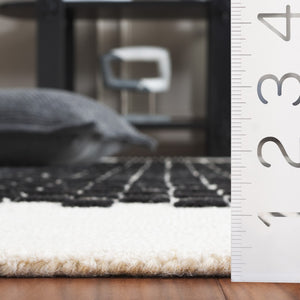 Safavieh Genre Hand-tufted Area Rug In Chic Grey And Green - Luxurious Modern Design For Any Space Black ,Ivory Wool Pile Gre207z-29