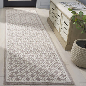 Safavieh Genre Hand-tufted Runner Rug With Geometric Design - Luxurious Wool And Cotton For Timeless Elegance Beige ,Ivory 80% Wool & 20% Cotton Gre350b-28