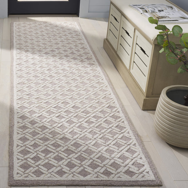 Safavieh Genre Hand-tufted Runner Rug With Geometric Design - Luxurious Wool And Cotton For Timeless Elegance Beige ,Ivory 80% Wool & 20% Cotton Gre350b-28