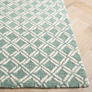 Safavieh Genre Hand-tufted Runner Rug With Geometric Design - Luxurious Wool And Cotton For Timeless Elegance Green ,Ivory 80% Wool & 20% Cotton Gre350y-5