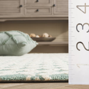 Safavieh Genre Hand-tufted Runner Rug With Geometric Design - Luxurious Wool And Cotton For Timeless Elegance Green ,Ivory 80% Wool & 20% Cotton Gre350y-5