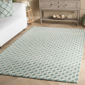 Safavieh Genre Luxurious Hand-tufted Area Rug With Diamond Trellis Pattern For Elegant Home Decor Solutions Green ,Ivory 80% Wool & 20% Cotton Gre350y-6