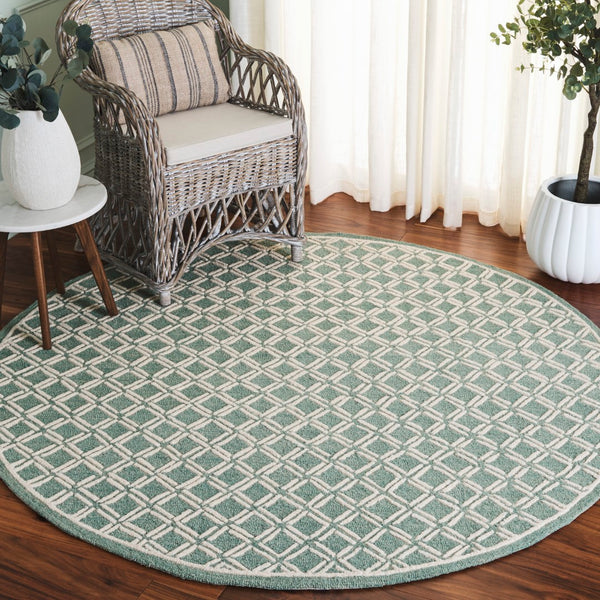 Safavieh Genre Luxurious Hand-tufted Area Rug With Diamond Trellis Pattern For Elegant Home Decor Solutions Green ,Ivory 80% Wool & 20% Cotton Gre350y-6