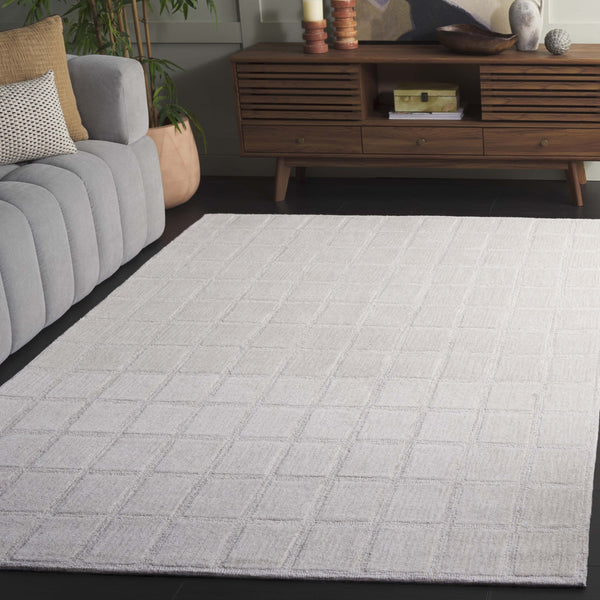 Safavieh Genre Handwoven Ivory Runner Rug - Luxurious 2x8' Design To Elevate Your Home Decor With Elegance Ivory 80% Wool 20% Cotton Gre451a-5