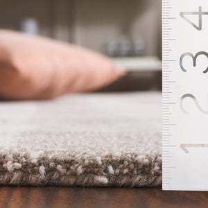 Safavieh Genre Hand-tufted Runner Rug In Elegant Grey And Ivory – Luxurious Comfort For Modern Spaces Grey ,Ivory 80% Wool,18% Cotton,2% Man Made Fiber Gre801f-5