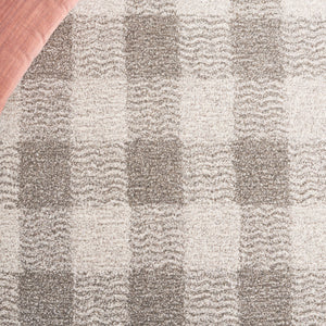 Safavieh Genre Hand-tufted Runner Rug In Elegant Grey And Ivory – Luxurious Comfort For Modern Spaces Grey ,Ivory 80% Wool,18% Cotton,2% Man Made Fiber Gre801f-5