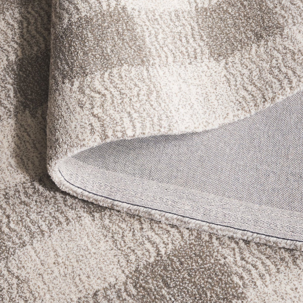 Safavieh Genre Hand-tufted Runner Rug In Elegant Grey And Ivory – Luxurious Comfort For Modern Spaces Grey ,Ivory 80% Wool,18% Cotton,2% Man Made Fiber Gre801f-5