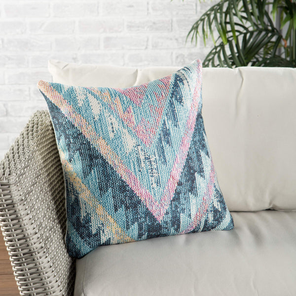 Jaipur Living Nikki Chu Petra Tribal Woven Polyester Pillow Cover Indoor Outdoor Bohemian Decor PLC102285