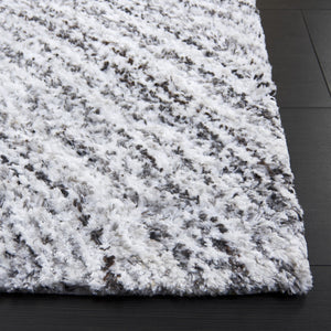 Safavieh Glory Handwoven Runner Area Rug - Elegant Luxury For Your Home Décor With Plush Comfort And Style Ivory ,Grey 55% Polyester & 45% Micro Polyester Grs102f-5