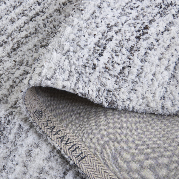 Safavieh Glory Handwoven Runner Area Rug - Elegant Luxury For Your Home Décor With Plush Comfort And Style Ivory ,Grey 55% Polyester & 45% Micro Polyester Grs102f-5